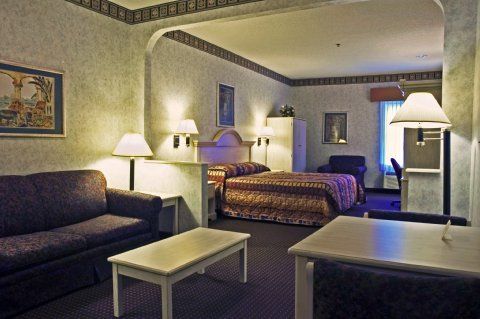 Americas Value & Hotel Bastrop