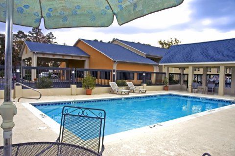 Americas Value & 2* Bastrop