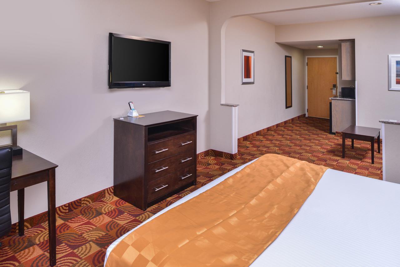Americas Value & Hotel