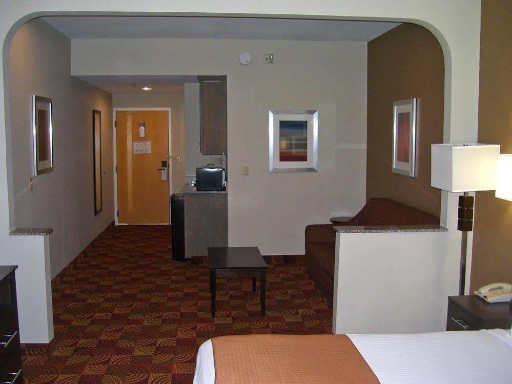 Americas Value & Hotel Bastrop