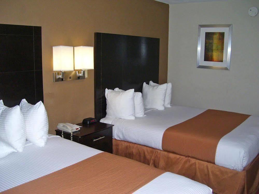 Americas Value & Hotel Bastrop